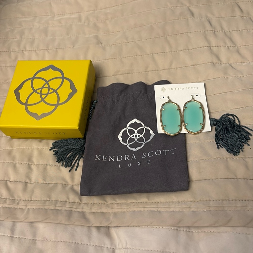 Kendra Scott large greenish turquoise octogone gold earrings new gift able
